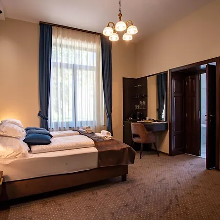 Pensjonat Voeroesko Villa- Alelnoeki Szauna Es Jakuzzi Hasznalattal