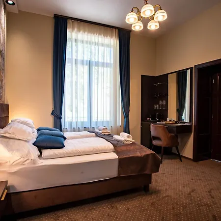 Guest house Voeroesko Villa- Alelnoeki Szauna Es Jakuzzi Hasznalattal