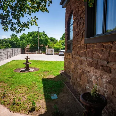 Voeroesko Villa- Alelnoeki Szauna Es Jakuzzi Hasznalattal 3*