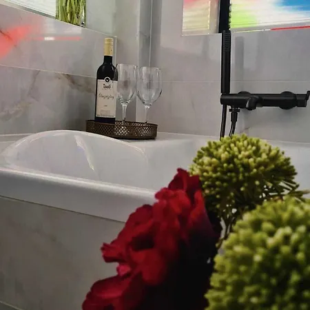 Pensjonat Voeroesko Villa- Alelnoeki Szauna Es Jakuzzi Hasznalattal