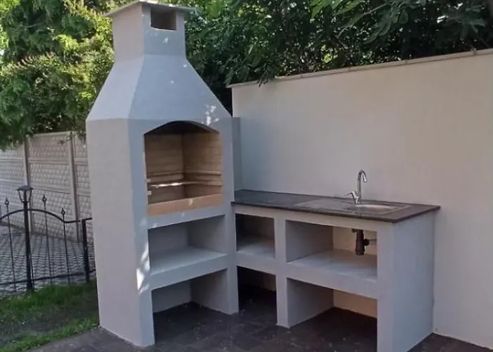 Vöröskő Villa- Alelnöki Szauna és Jakuzzi Használattal