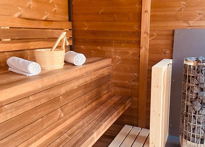 Vöröskő Villa- Alelnöki Szauna és Jakuzzi Használattal